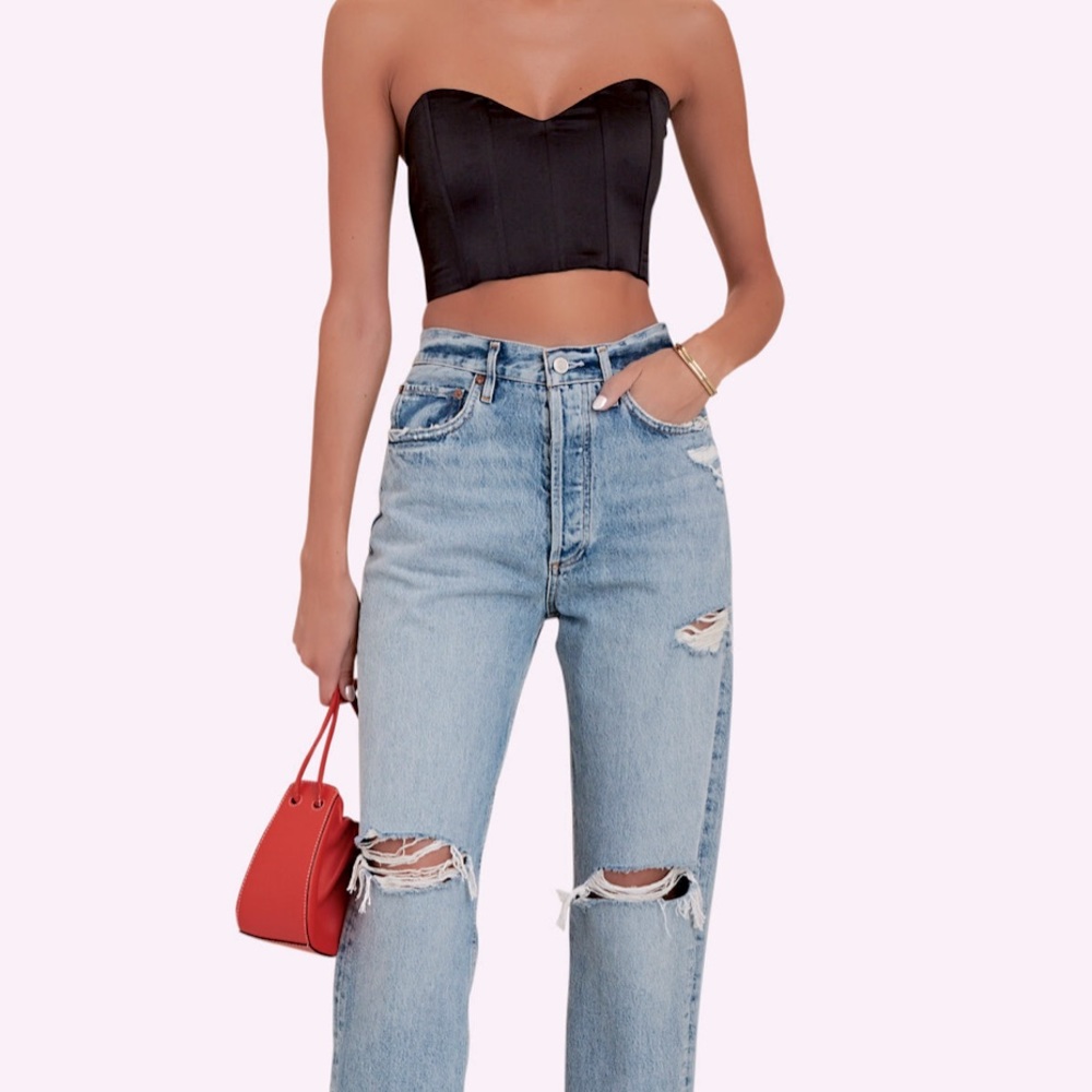 Background NYC black bustier